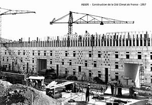 ALGER - CONSTRUCTION DE LA CITE CLIMAT DE FRANCE - 1955